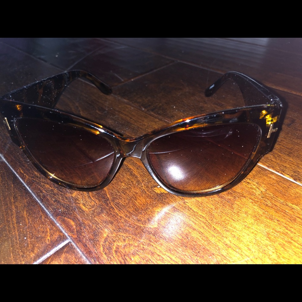 Sunglasses - Picture 6 of 10